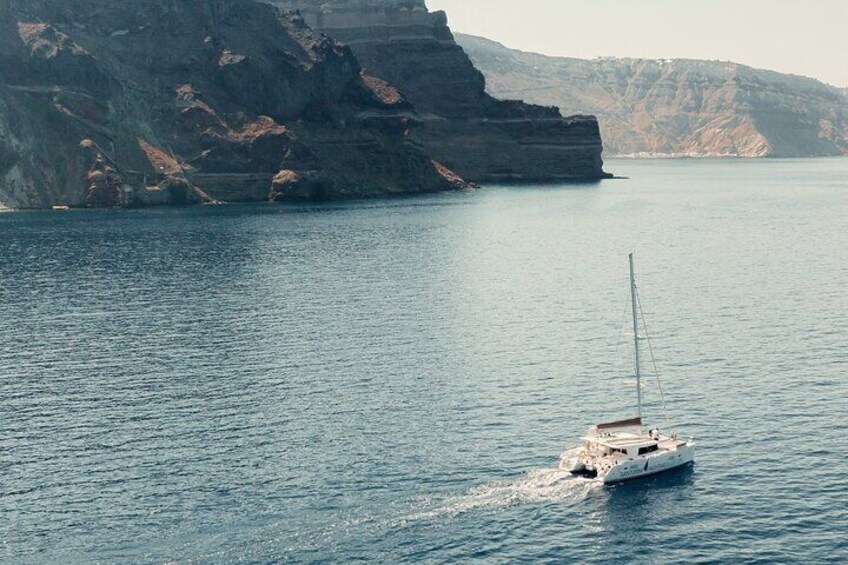 Beautiful Day Catamaran Caldera Cruise incl. Meal & Drinks