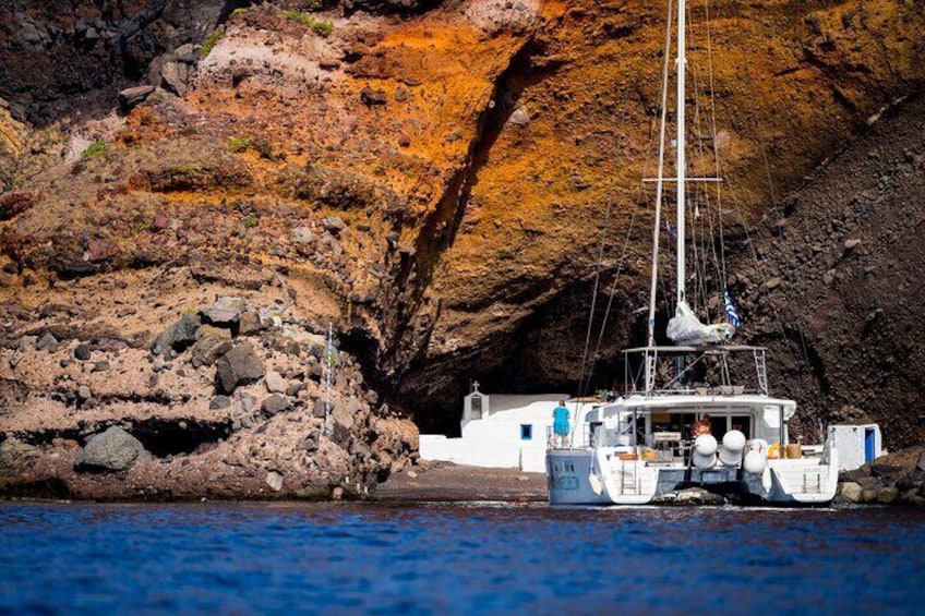 Beautiful Day Catamaran Caldera Cruise incl. Meal & Drinks