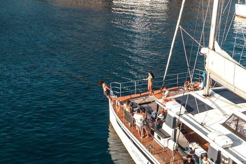 Comfort Max Catamaran Caldera Cruise with BBQ and Drinks