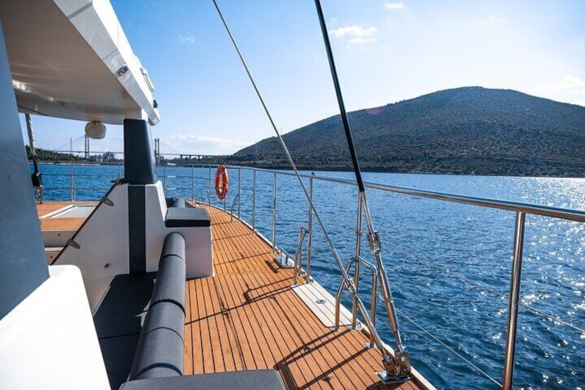 Comfort Max Catamaran Caldera Cruise with BBQ and Drinks