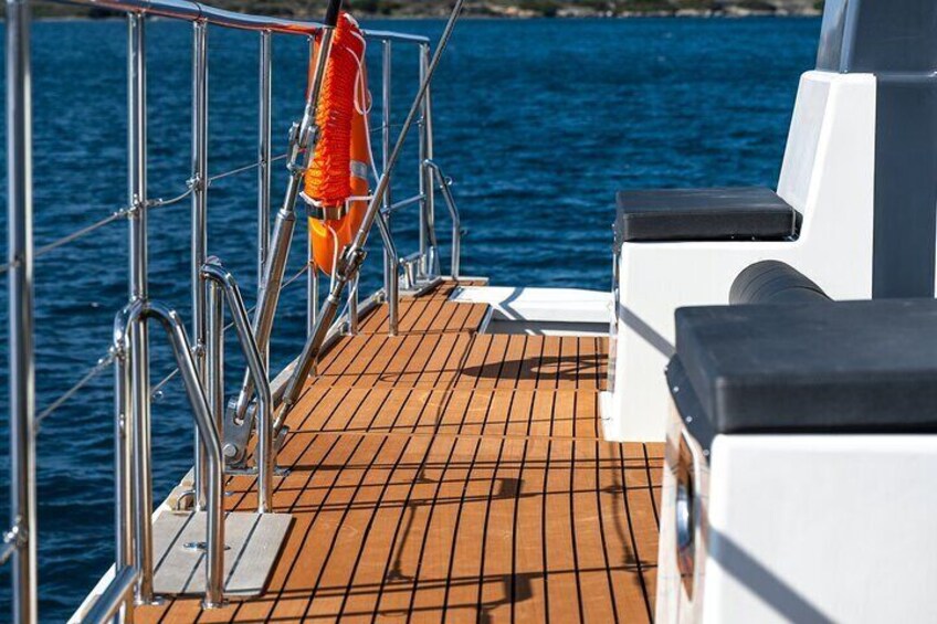 Comfort Max Catamaran Caldera Cruise with BBQ and Drinks