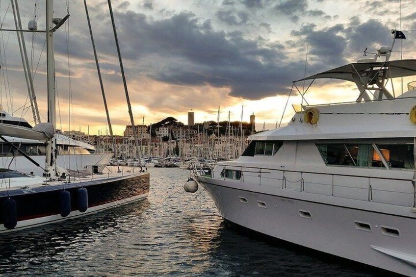 Guided tour “Love stories of Cannes”