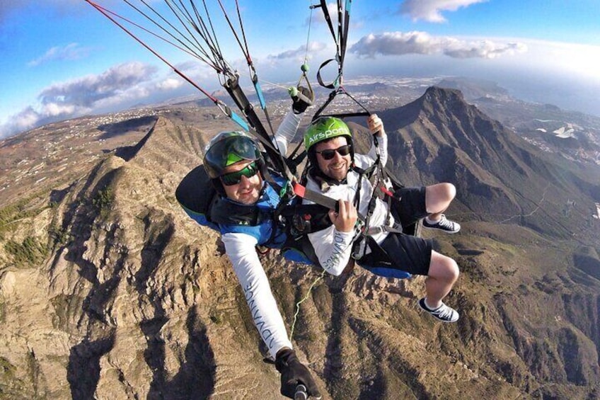 SILVER 1000m (3300ft) performance flight above the South of Tenerife