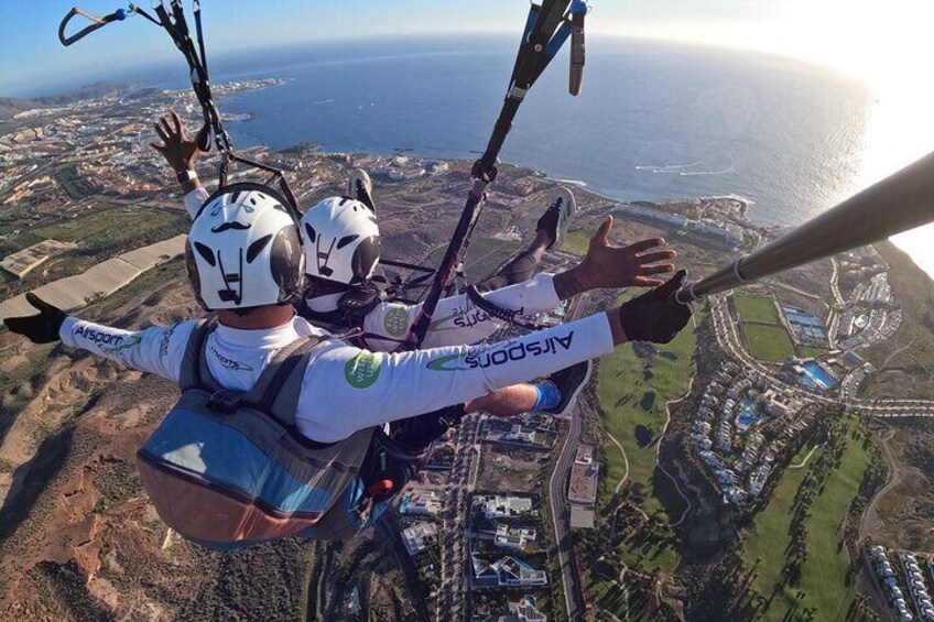 SILVER 1000m paragliding tandem flight above South Tenerife