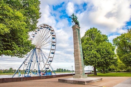 120 Minute Exclusive Historical Walk of Dusseldorf with a Local