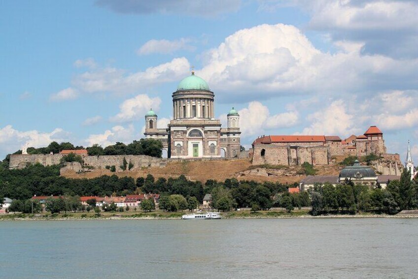 Romantic tour ''Love stories of'' Esztergom for Couples