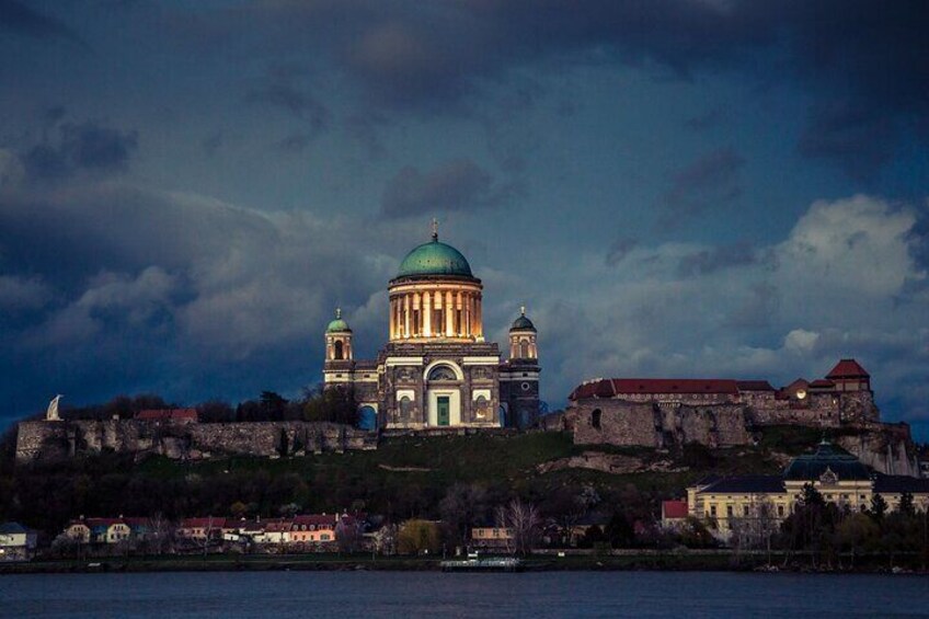 Romantic tour ''Love stories of'' Esztergom for Couples
