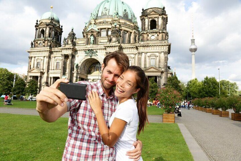 Romantic Tour for Couples Around Cologne
