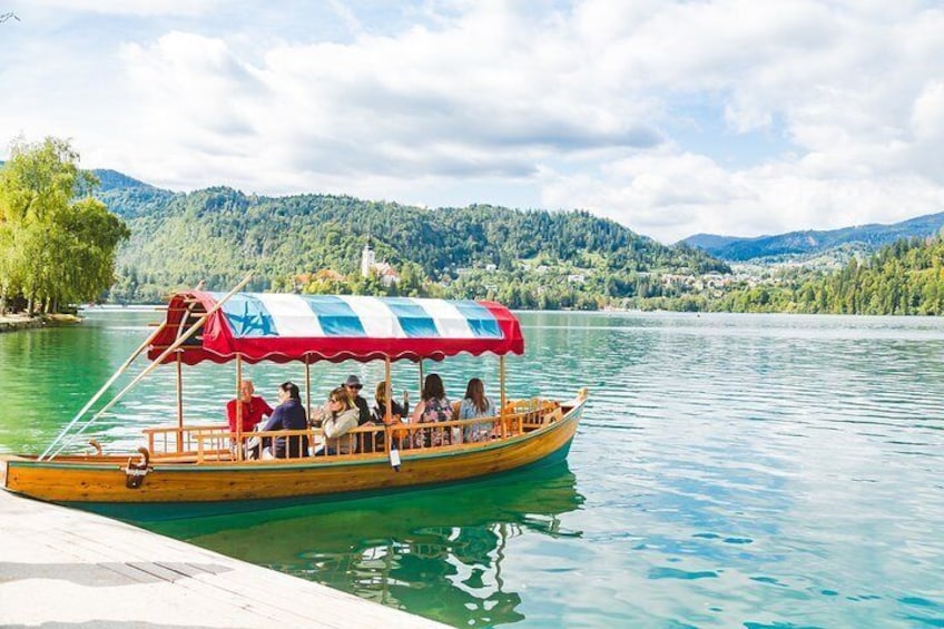 Lake Bled & Postojna cave in one day | Private trip from Ljubljana