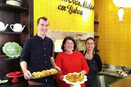 Lezione di cucina Pastel de Nata in una pasticceria di Lisbona