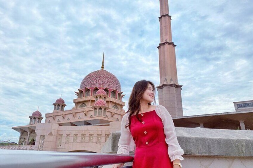 Putrajaya Tour with Pink Mosque & River Cruise(SIC)