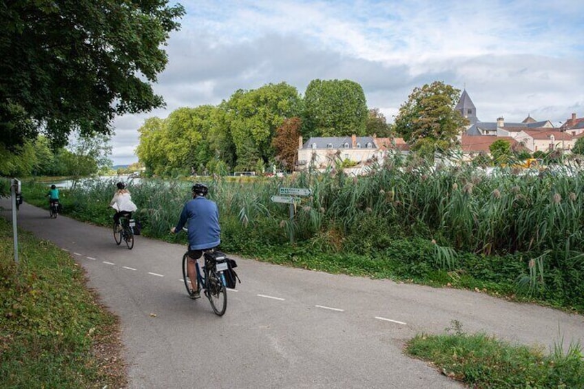 Champagne Self Guided E-Bike Tour to Hautvillers with Lunch and Tasting