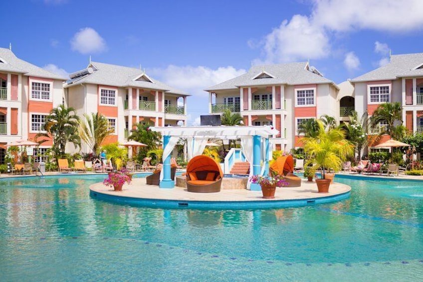 Bay Gardens Beach Resort & Spa (Lagoon Pool)