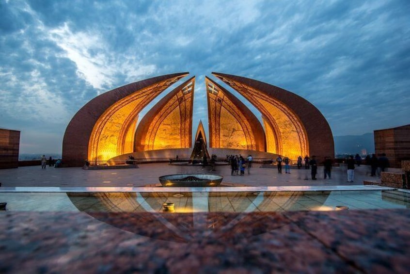 Best of Islamabad Half Day Tour With Meal At Monal Restaurant (Morn & Eve Slots)