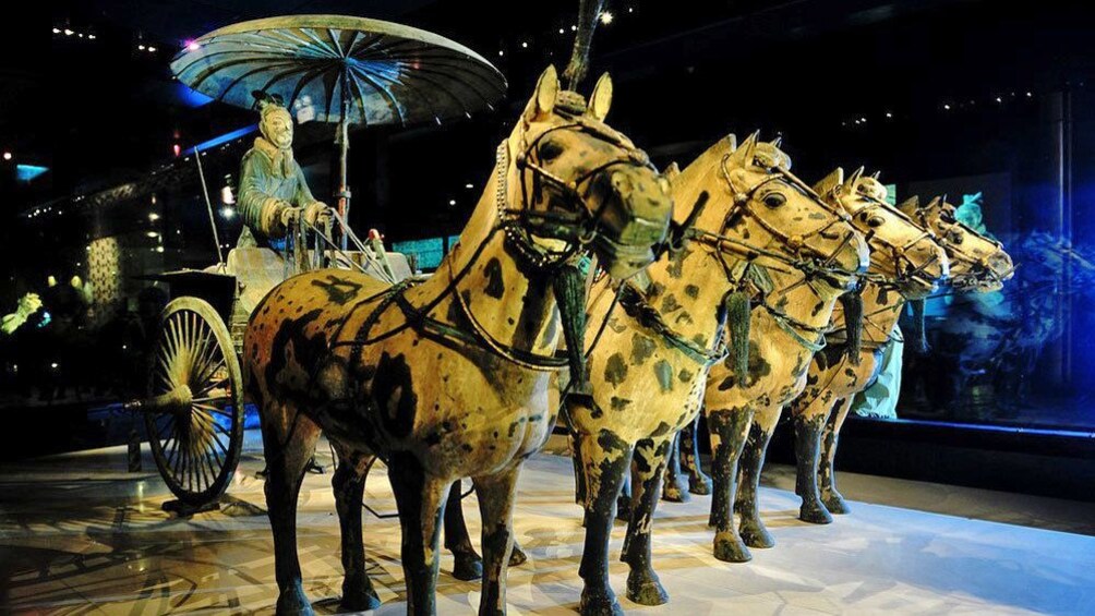 horse carriage sculpture at the museum in Xi'an