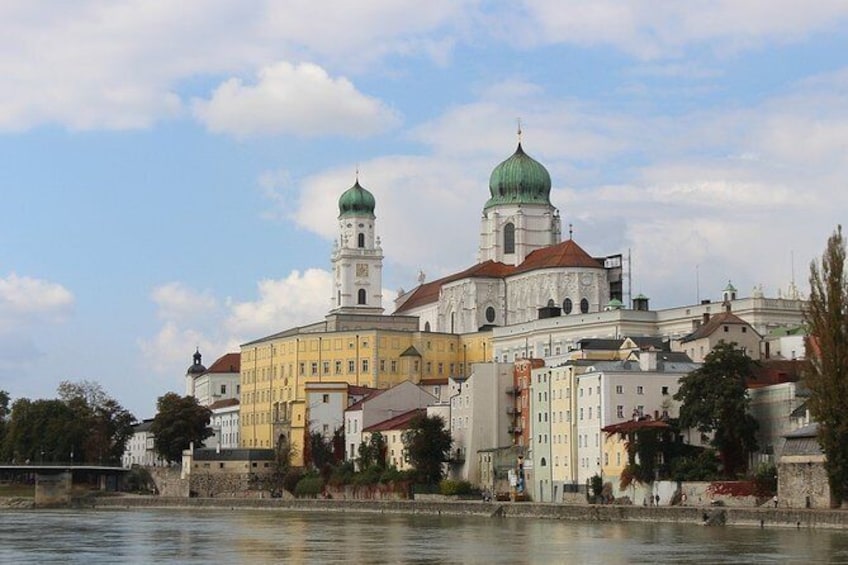 Show item 2 of 4. The best of Passau walking tour