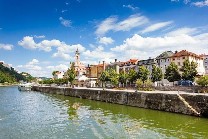 Show item 3 of 4. The best of Passau walking tour