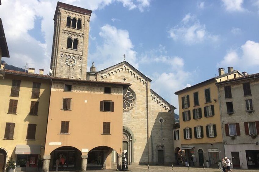 Private Guided Walking Tour into the old streets of Como