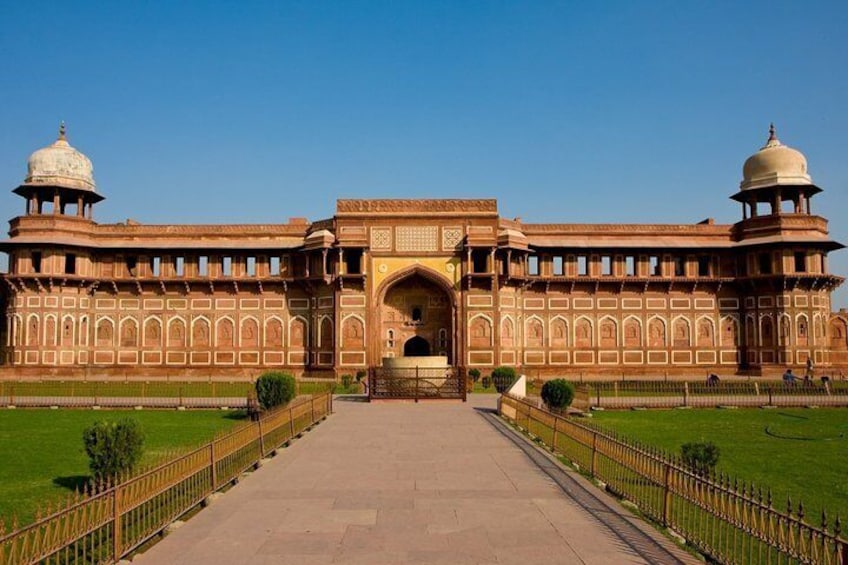 Private Tour to Taj Mahal and Agra Fort from Delhi with Lunch