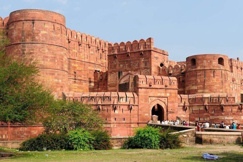 Private Tour to Taj Mahal and Agra Fort from Delhi with Lunch