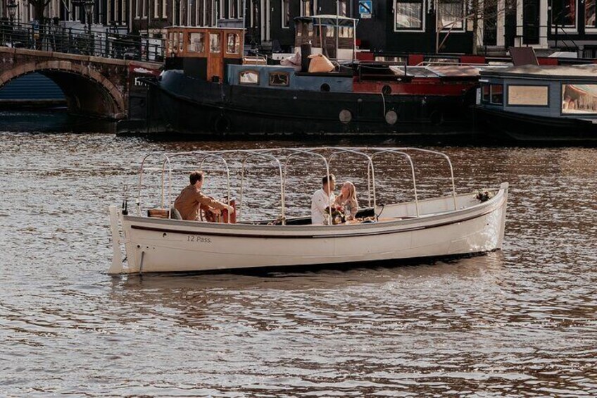 Private Romantic Canal Cruise Amsterdam with Bubbly and Snacks