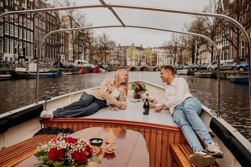 Private Romantic Canal Cruise Amsterdam with Bubbly and Snacks