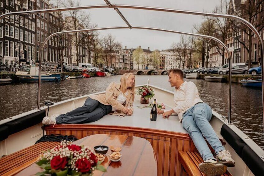 Private Romantic Canal Cruise Amsterdam with Bubbly and Snacks