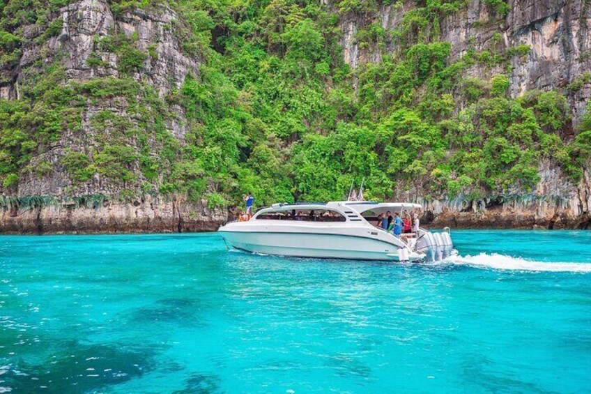 Full day phi phi island day tour by catamaran