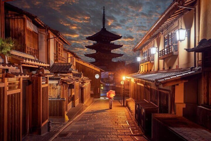 Romantic Kyoto: Love Whispers and Cultural Charms