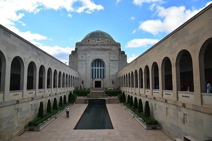 The best of Canberra Walking Tour