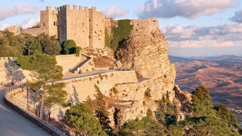 Private Full-Day Tour to Segesta & Erice