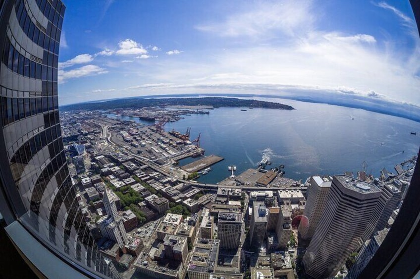 Seattle Sights: From Skyline Peaks to Aged Alleys