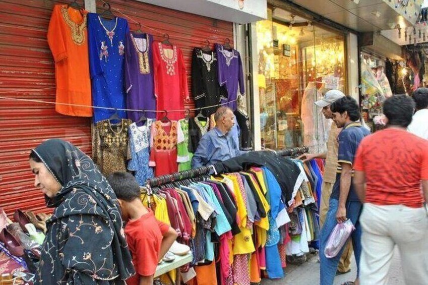 Shopping Tour: Half Day Islamabad Markets Exploration Tour