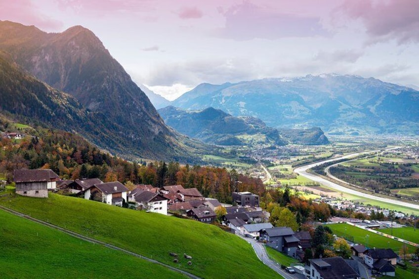 Romantic tour in the traditional mountain village of Triesenberg