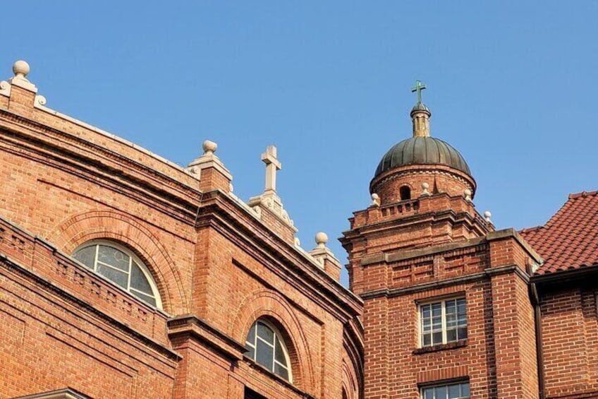 Unique Sites of Asheville Walking Tour for Couples