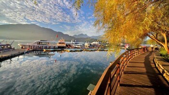 Sun Moon Lake Day Trip & Cruise