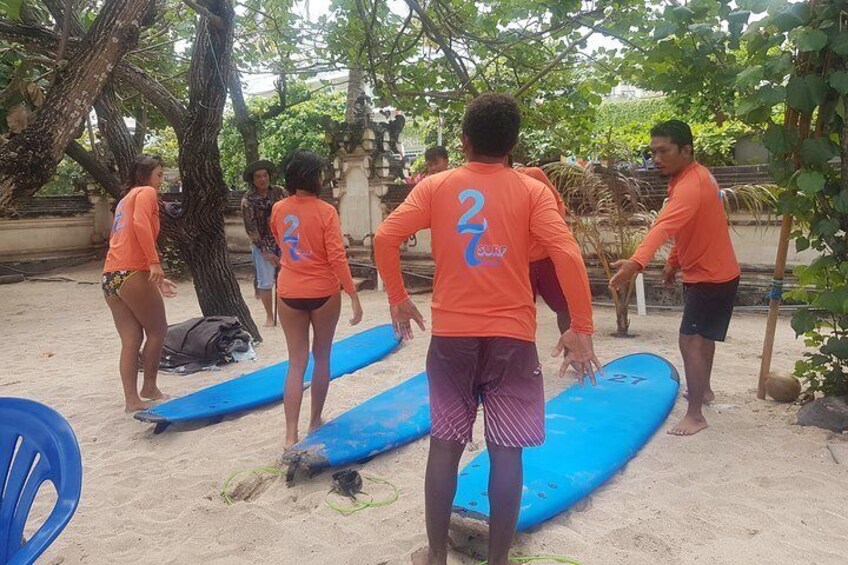 Private Beginner and Intermediate Surfing Lesson in Bali