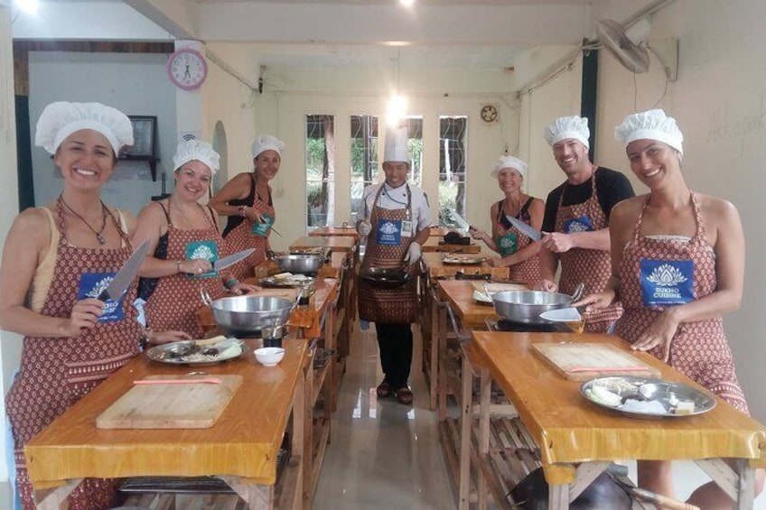 Short Authentic Lunch Cooking Class with Thai Master Chef at Sukho Cuisine Lanta