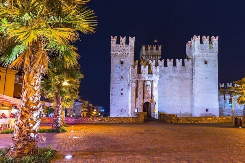 Festive Journey in Sirmione Christmas Walking Tour