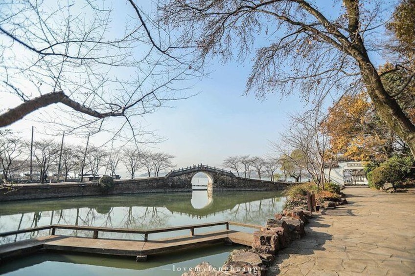 Private Wuxi Day Trip from Nanjing by Bullet Train