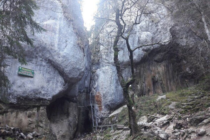 Hiking : 7 Ladders Canyon -Piatra Mare mountain From Brasov