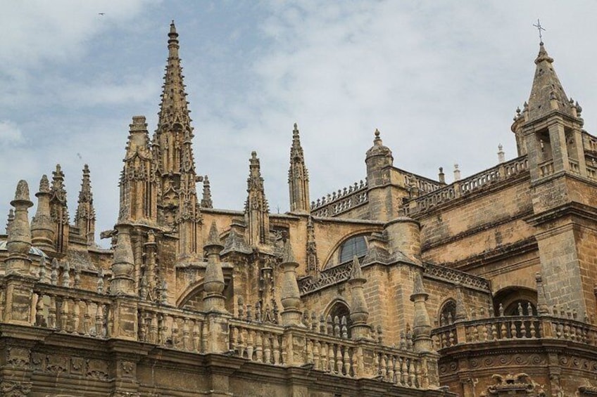 Alcazar, Cathedral and Giralda + Santa Cruz