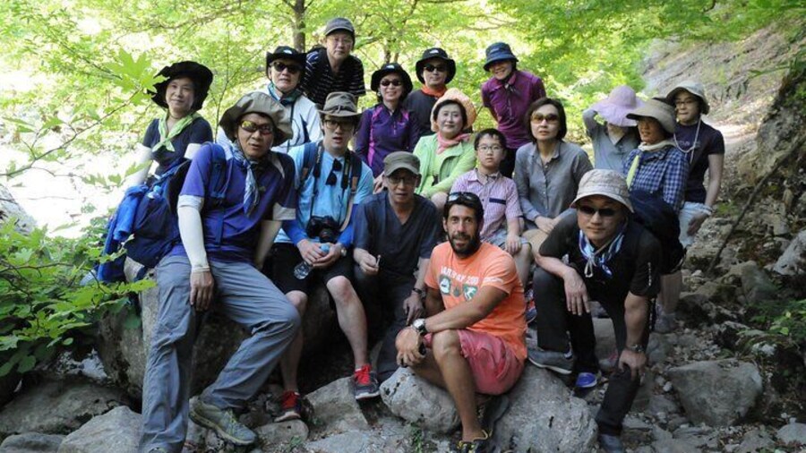 Vikos Gorge crossing hiking from Monodentri to Vikos village
