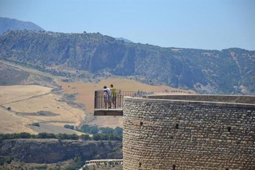 Ronda and Setenil de las Bodegas tour from Malaga