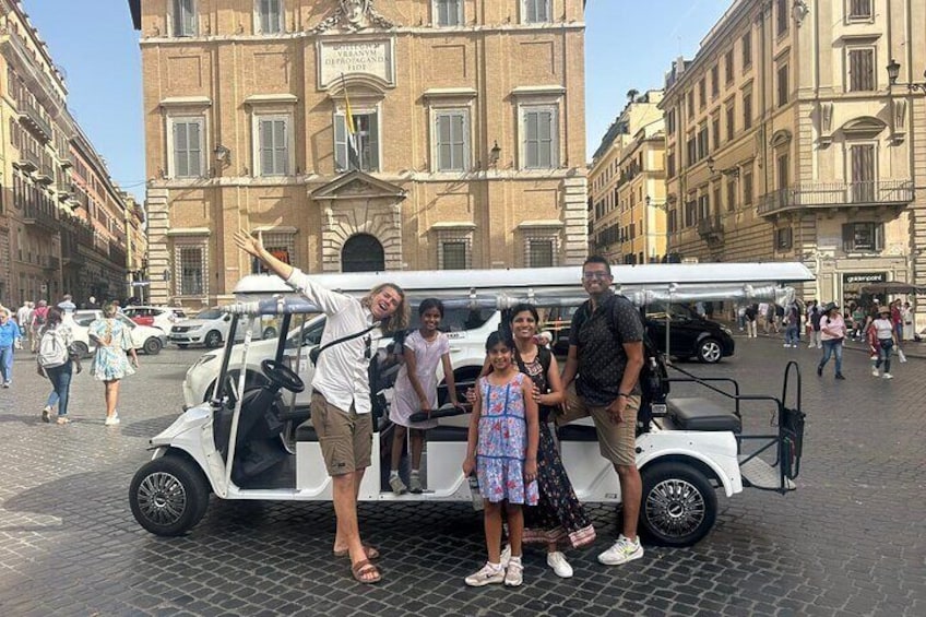 Discover Rome highlights by golf car