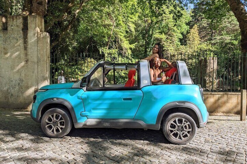 Private Half-Day Tour by Classical car or Electric jeep in Sintra