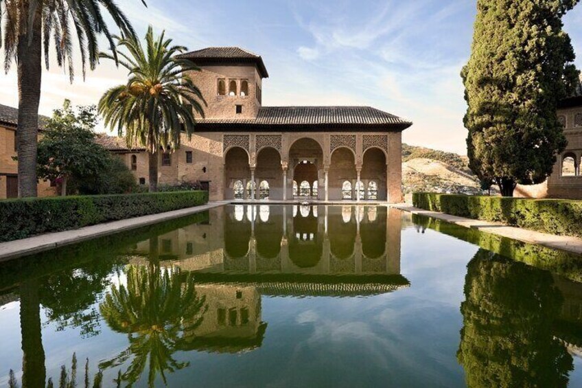 Granada’s Crown Jewels: A Walk Through the Alhambra