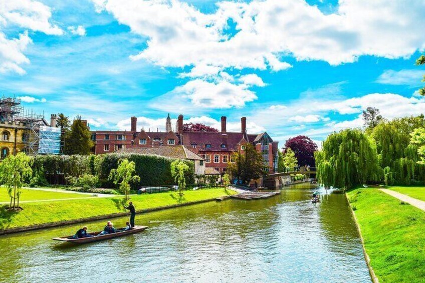 Romantic Tour Around Cambridge for Couples