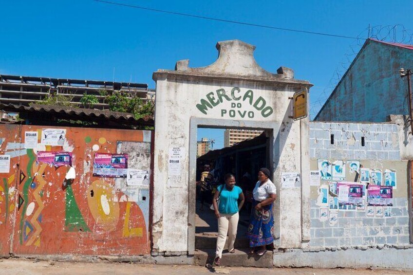Maputo’s Marvels: A Vibrant Walking Exploration