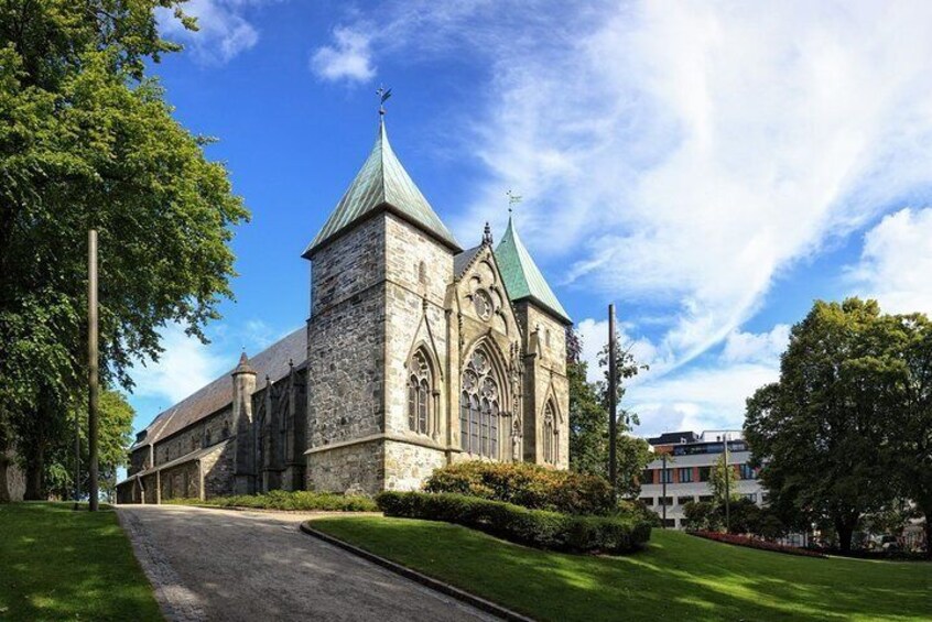 Swords in Rock monument and Stavanger highlights private tour